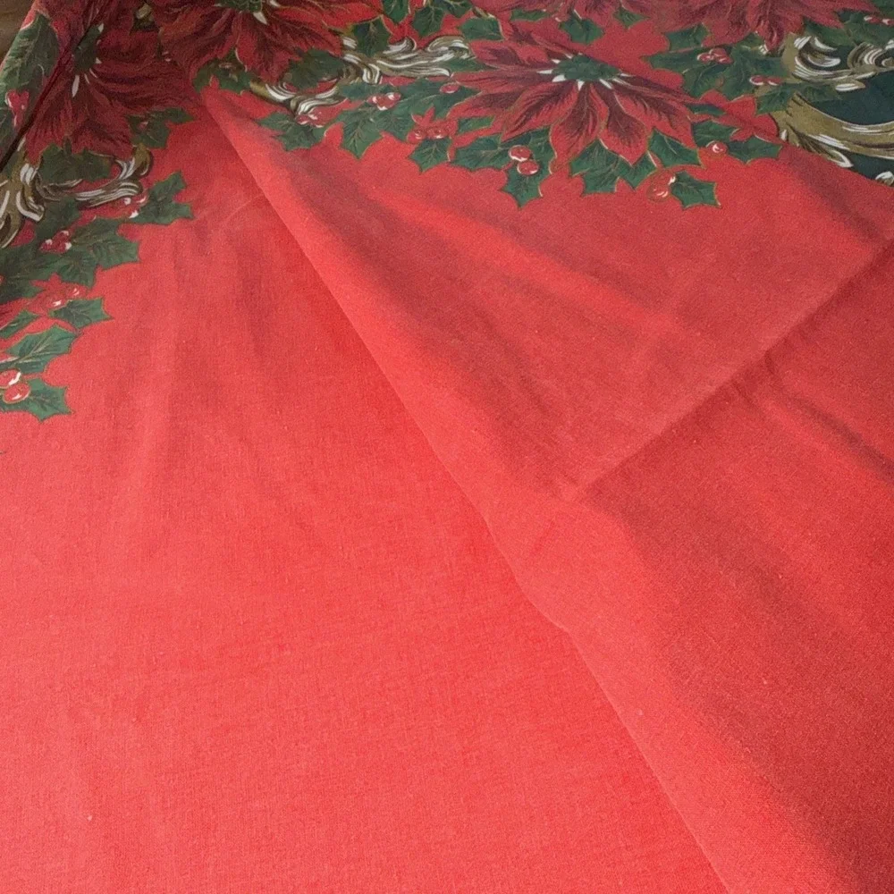 Vintage Christmas Poinsettia Tablecloth Red Green Gold Border 60